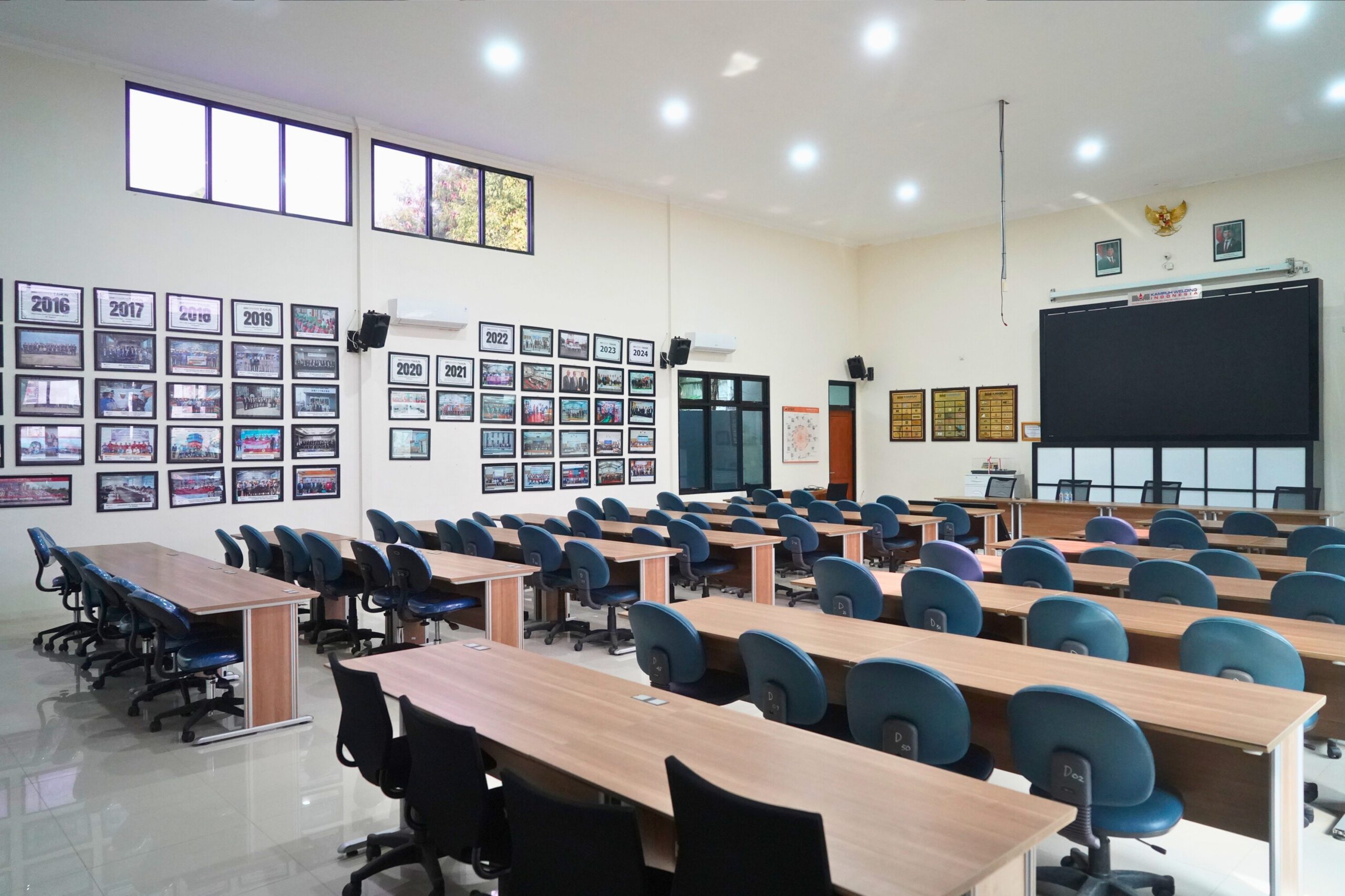 Gedung-D-9-scaled